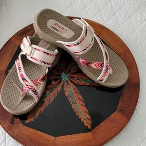 NIB Skechers Reggae Zig Swag sandals, sz 9